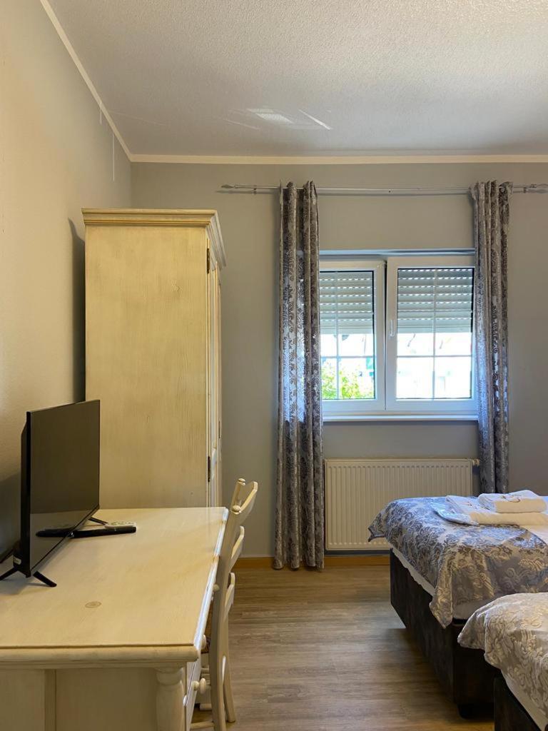 Astheimer Schloesschen Trebur Room photo